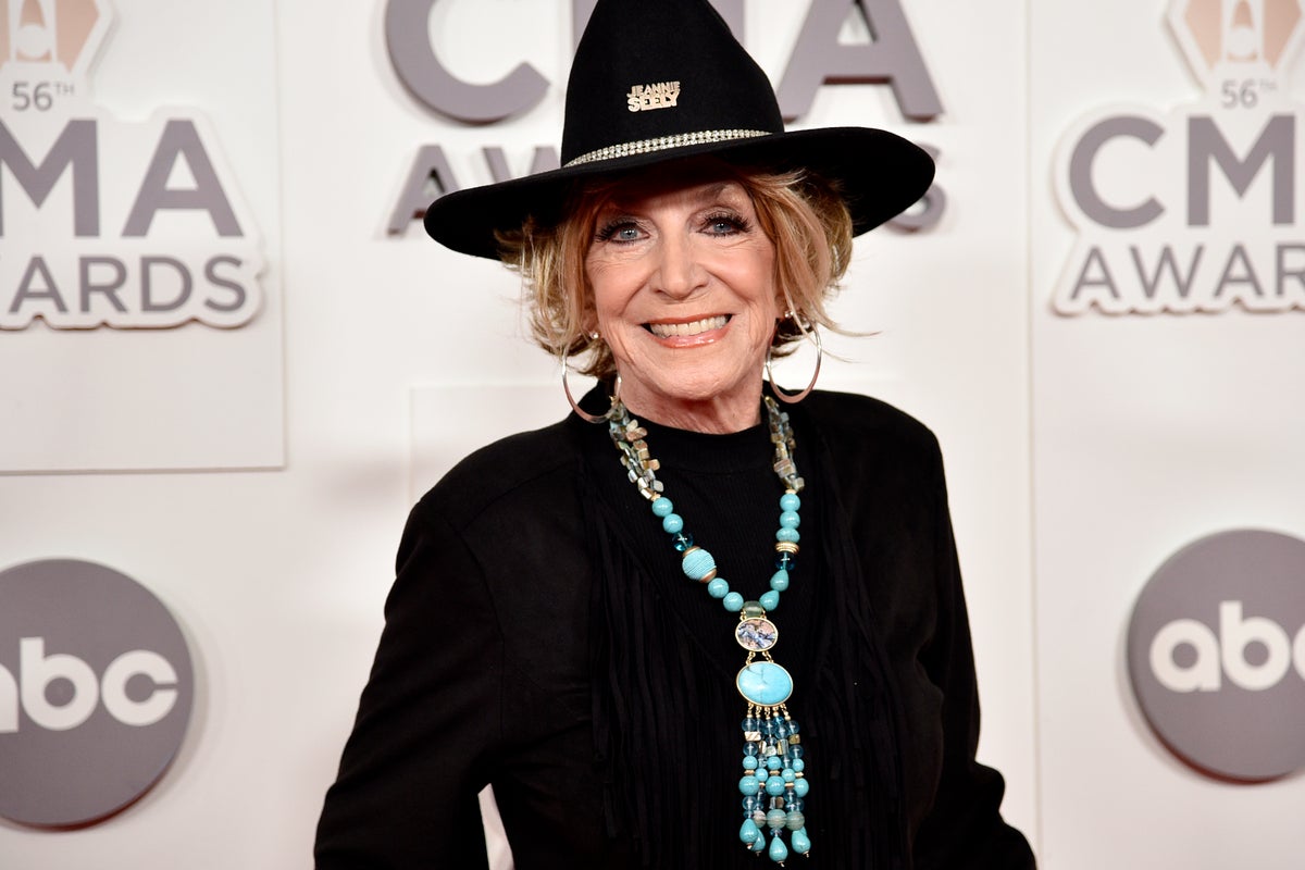 Jeannie Seely, soulful country singer behind hits like 'Don't Touch Me,' dies at 85
