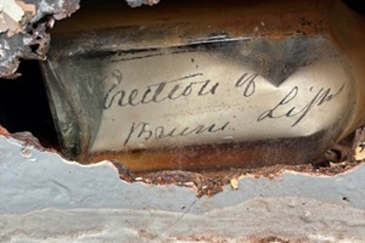 122-year-old message in bottle found hidden in wall of Tasmanian lighthouse