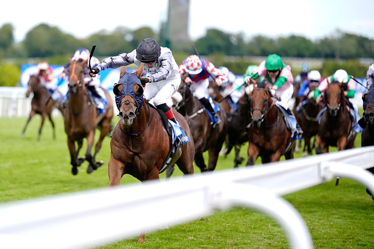 Two Tribes caps glorious training performance by Richard Spencer to win the Stewards’ Cup