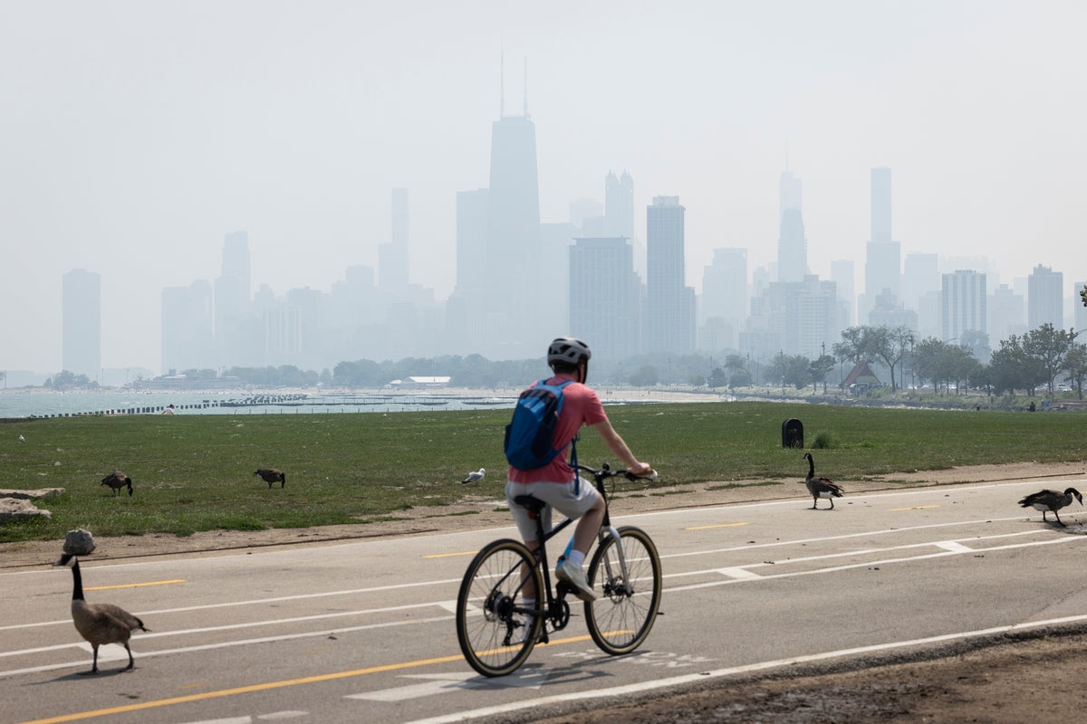 Smoke from Canadian wildfires brings unhealthy air to large swaths of the Midwest