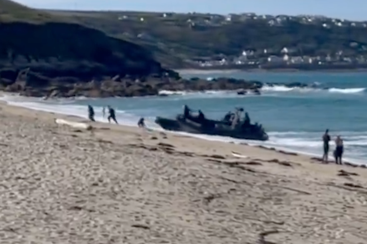 Watch: £18m cocaine smugglers in 28-mile police chase off Cornwall coast