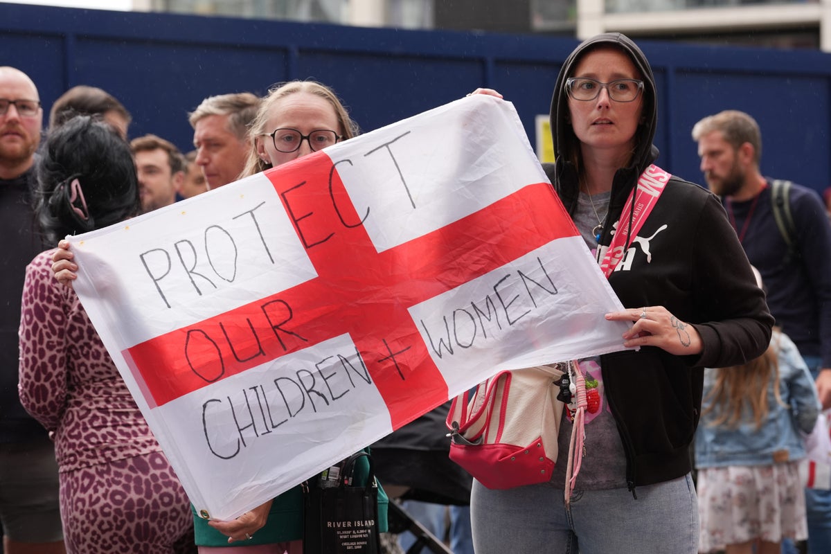 https://static.independent.co.uk/2025/08/03/16/98f597a962b6851d4a9bb11e662d9b34Y29udGVudHNlYXJjaGFwaSwxNzU0MzIyMDU1-2.81178652.jpg?width=1200&height=800&crop=1200:800