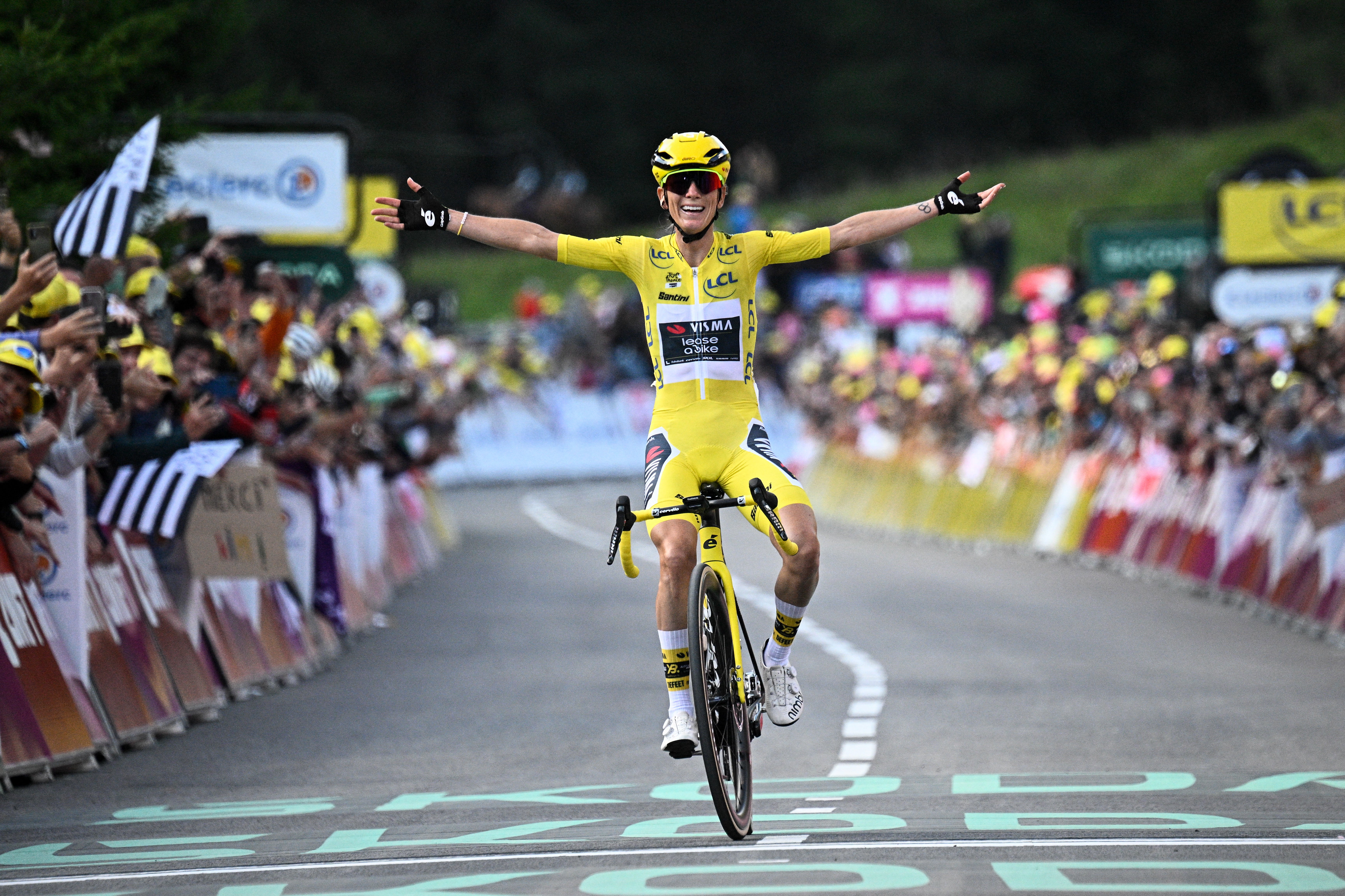 Pauline Ferrand-Prevot Solo en la victoria para el segundo día de carreras para sellar un primer título de Mujeres del Tour de Francia