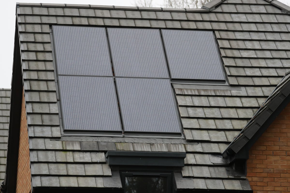 This is how long solar panels really last on a typical home