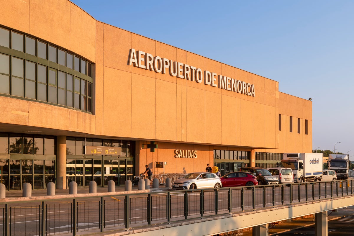 British teenager boards flight to Italy without a ticket after losing parents in airport
