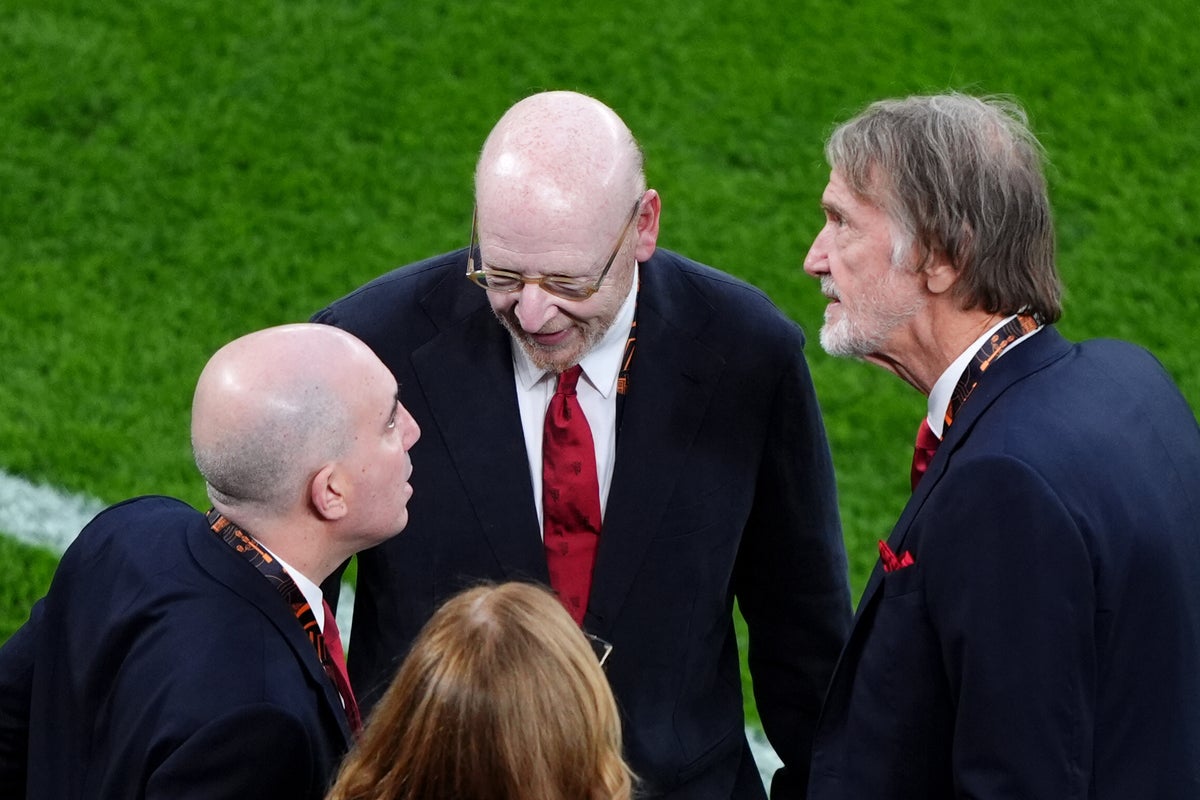 Glazer family members &lsquo;debating&rsquo; whether to sell Manchester United stake