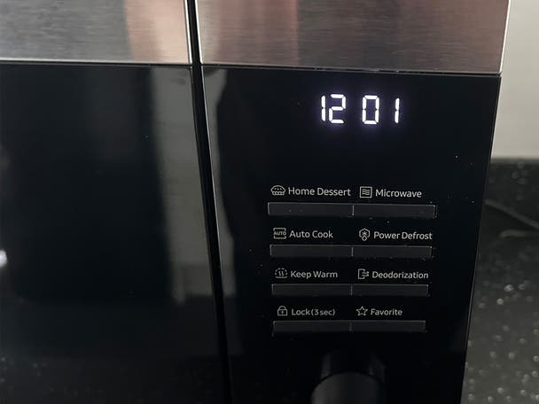 Samsung large capacity solo microwave oven