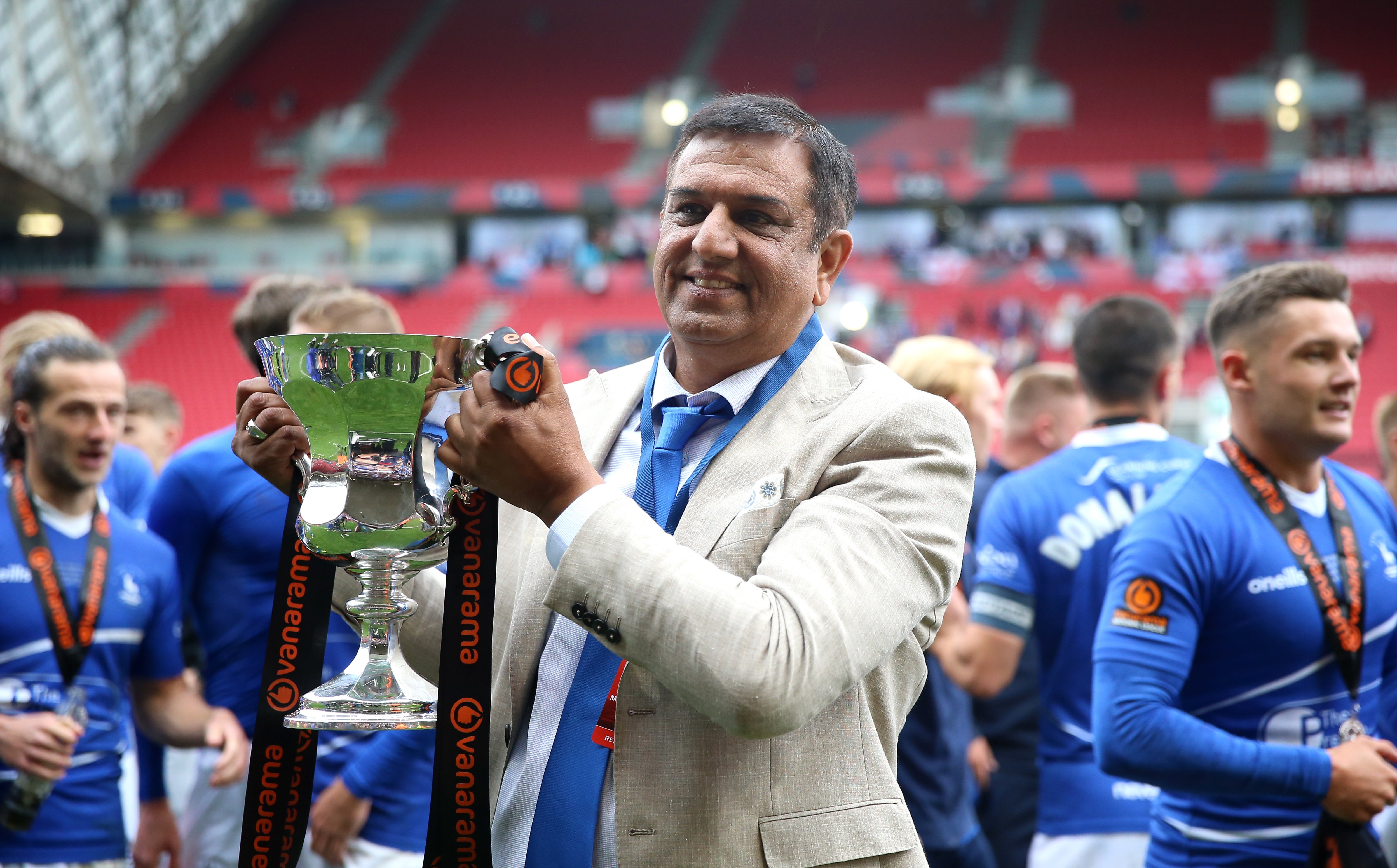 Hartlepool owner Raj Singh has reportedly asked National League clubs not to admit broadcaster Jeff Stelling to their boardrooms