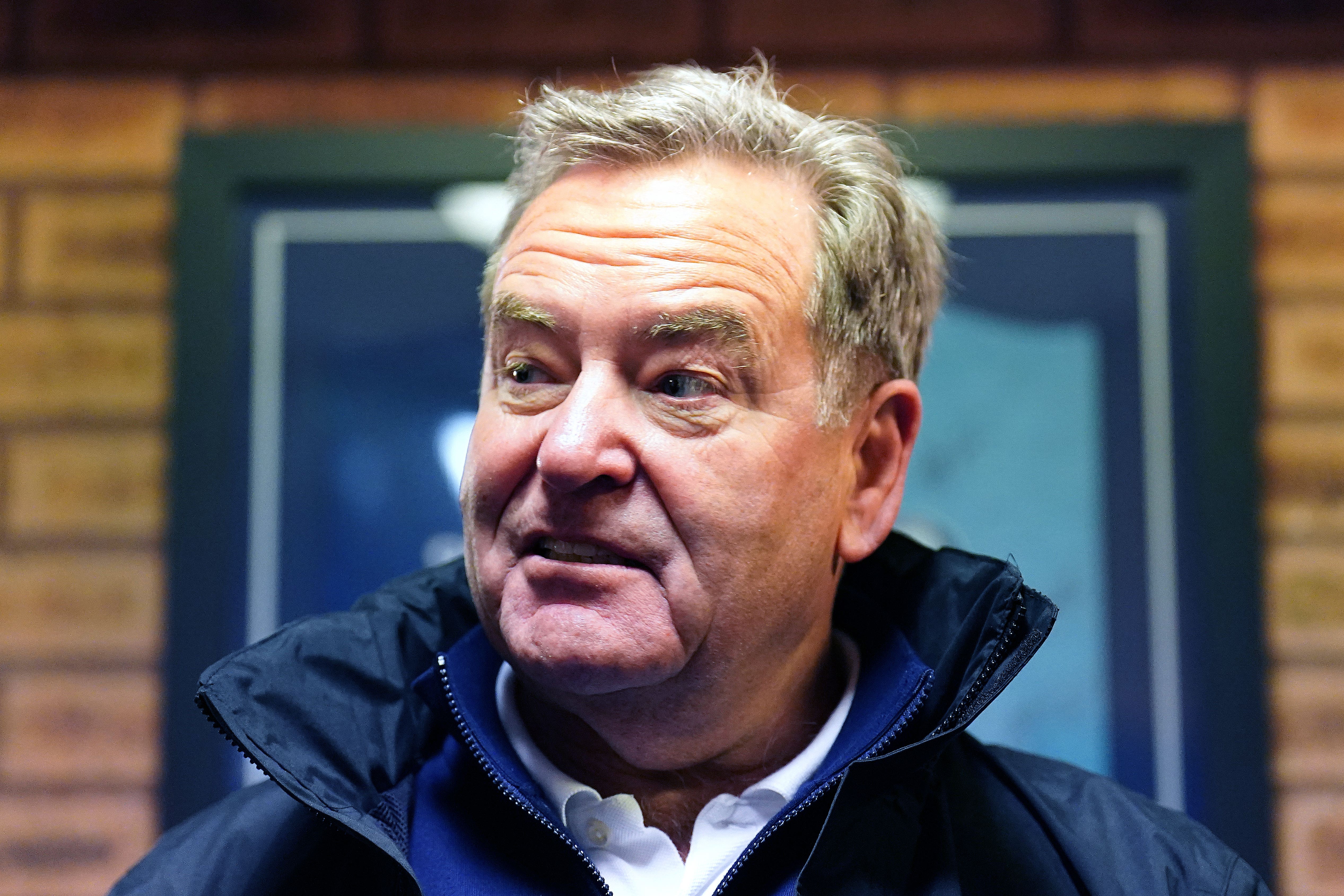 Broadcaster Jeff Stelling has vowed to stand with Hartlepool’s fans amid a row with cub owner Raj Singh