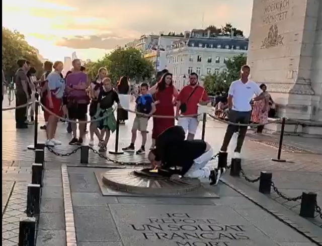 <p>The incident happened at the Tomb of the Unknown Soldier in Paris</p>