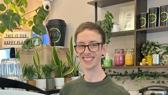 <p>Rob Lindsell, 37, from Bournemouth had an operation on his ribs in 2010 and he has since struggled to eat  </p>