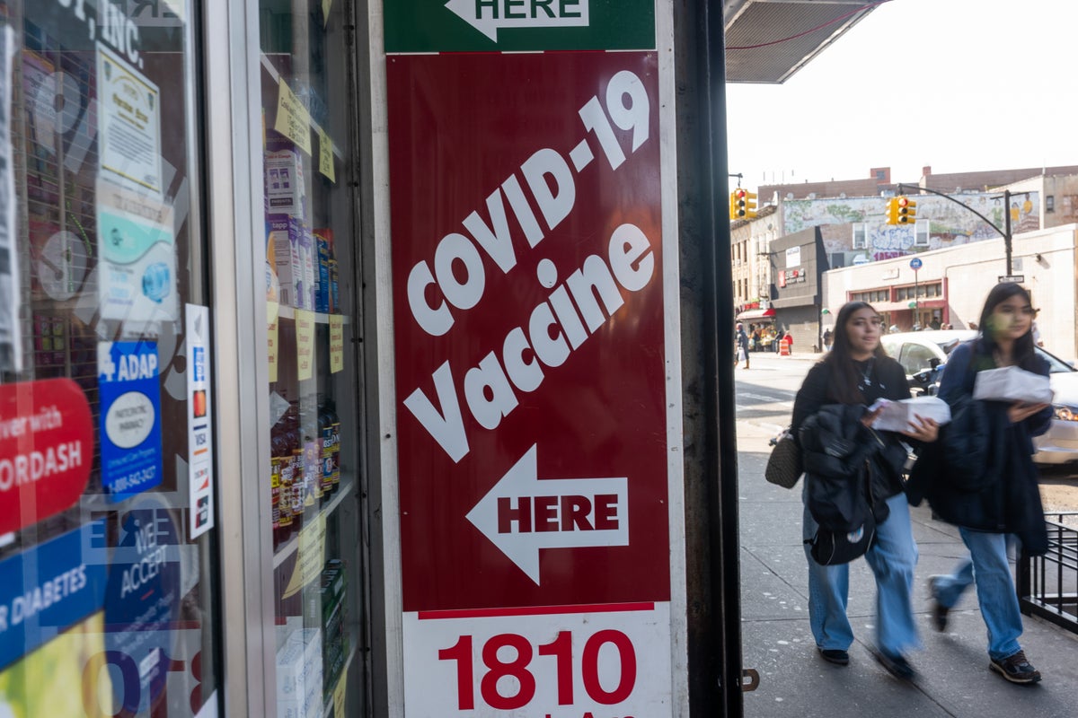 Doctors decry RFK Jr decision to slash mRNA vaccine grants: ‘Our nation will pay in lives’