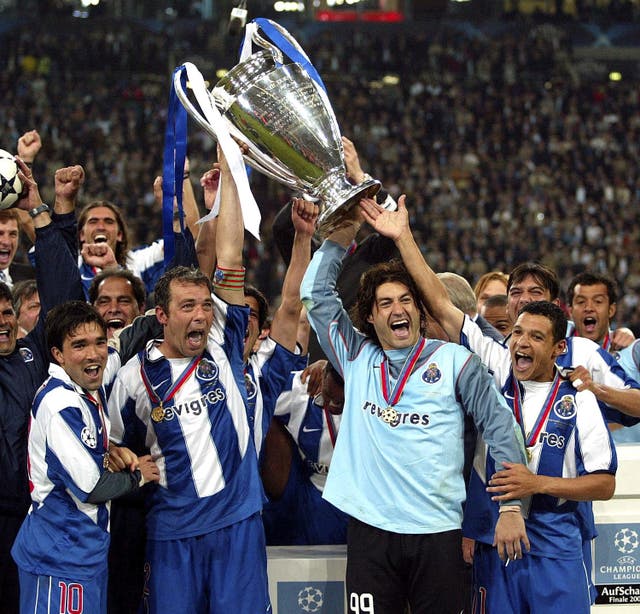 <p>Costa (left) lifted the Champions League under Mourinho as Porto captain in 2004</p>