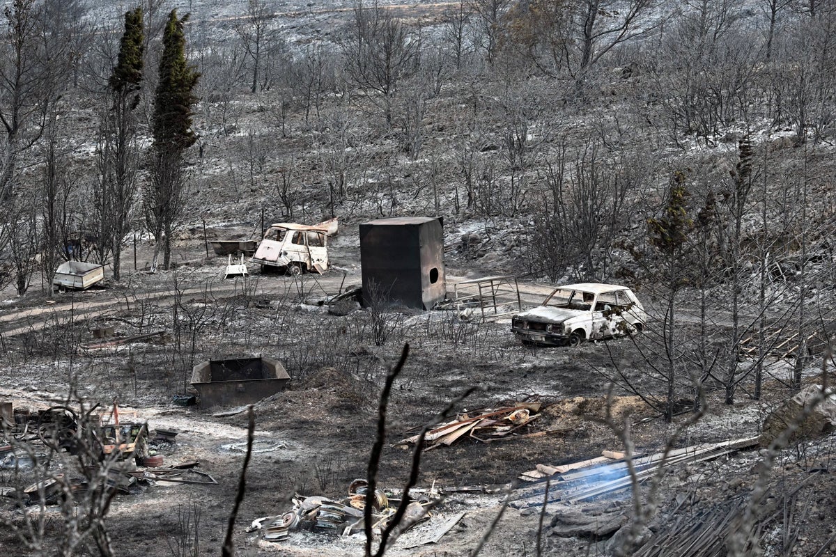 France battles ‘very active’ fire spreading across south of country