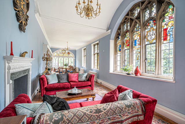 <p>The spacious property is finished with panelled walls and furnished throughout with English antique furniture, prints and engravings of Winchester</p>