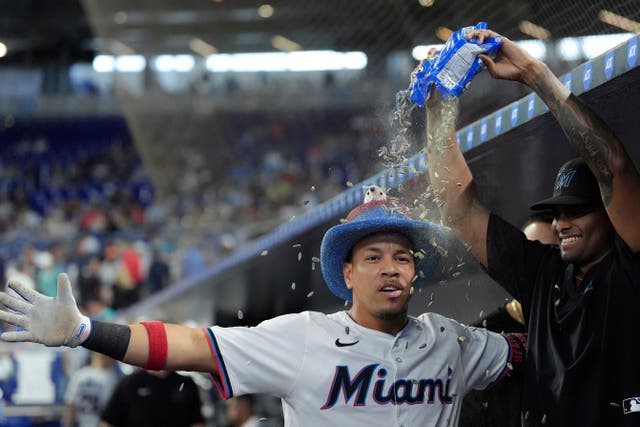 ASTROS MARLINS
