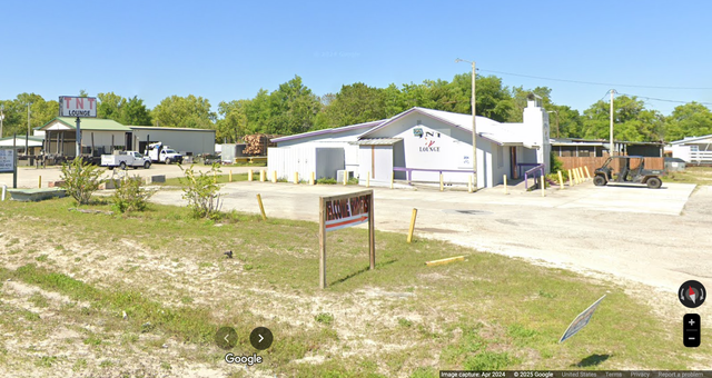 <p>The TNT Lounge near Middleburg, Florida</p>