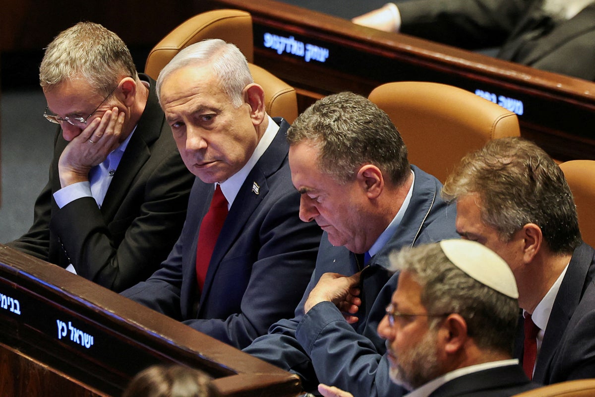Gaza latest: Israeli security cabinet approves Netanyahu’s plan to occupy Gaza City