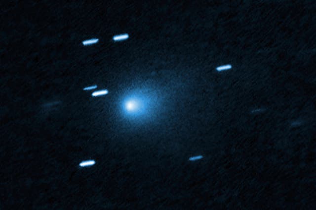 <p>Esta imagen facilitada por la NASA/Agencia Espacial Europea muestra una imagen captada por el Hubble del cometa interestelar 3I/ATLAS el 21 de julio de 2025, cuando este se encontraba a 445 millones de kilómetros de la Tierra. El astrónomo de Harvard Avi Loeb ha teorizado que el objeto podría ser artificial y no natural. </p>