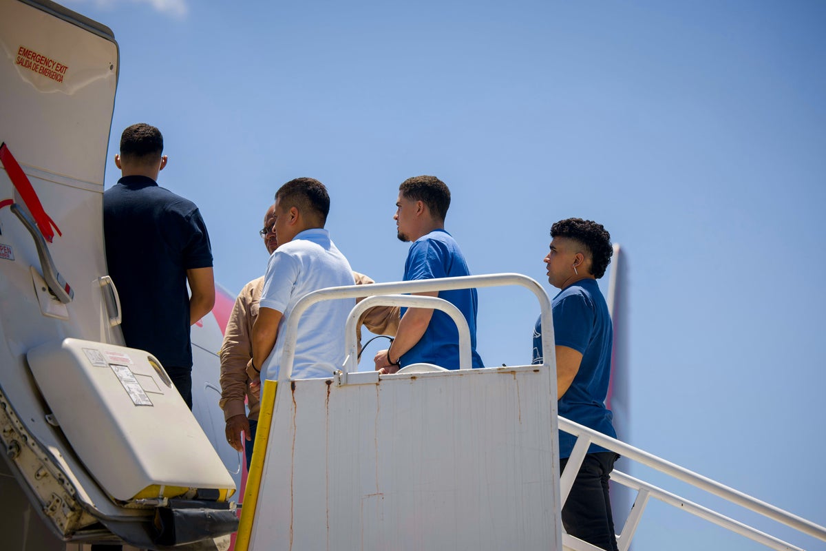 https://static.independent.co.uk/2025/08/07/17/36/Detained-Venezuelans-Depart-From-El-Salvador-To-Caracas-As-Part-Of-Exchange-Agreement-With-The-US-af.jpeg?width=1200&height=800&crop=1200:800
