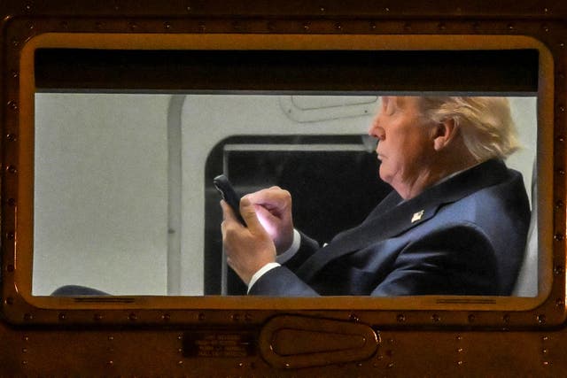 <p>El presidente Donald Trump declaró a ‘The Independent’: “Esperamos que eso no suceda”, cuando se le preguntó qué pasaría si el piloto desaparecido en Irán sufriera algún daño </p>