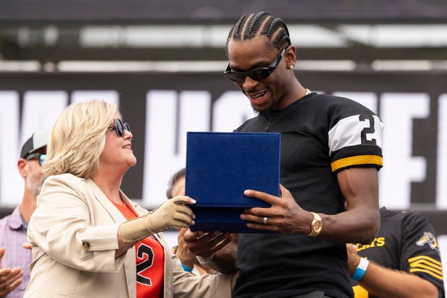 GILGEOUS-ALEXANDER-HOMENAJE