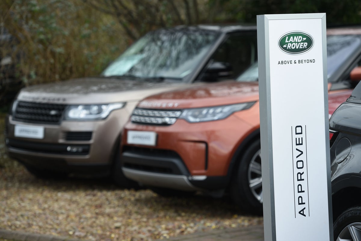 Jaguar workers told to stay at home' after cyber attack