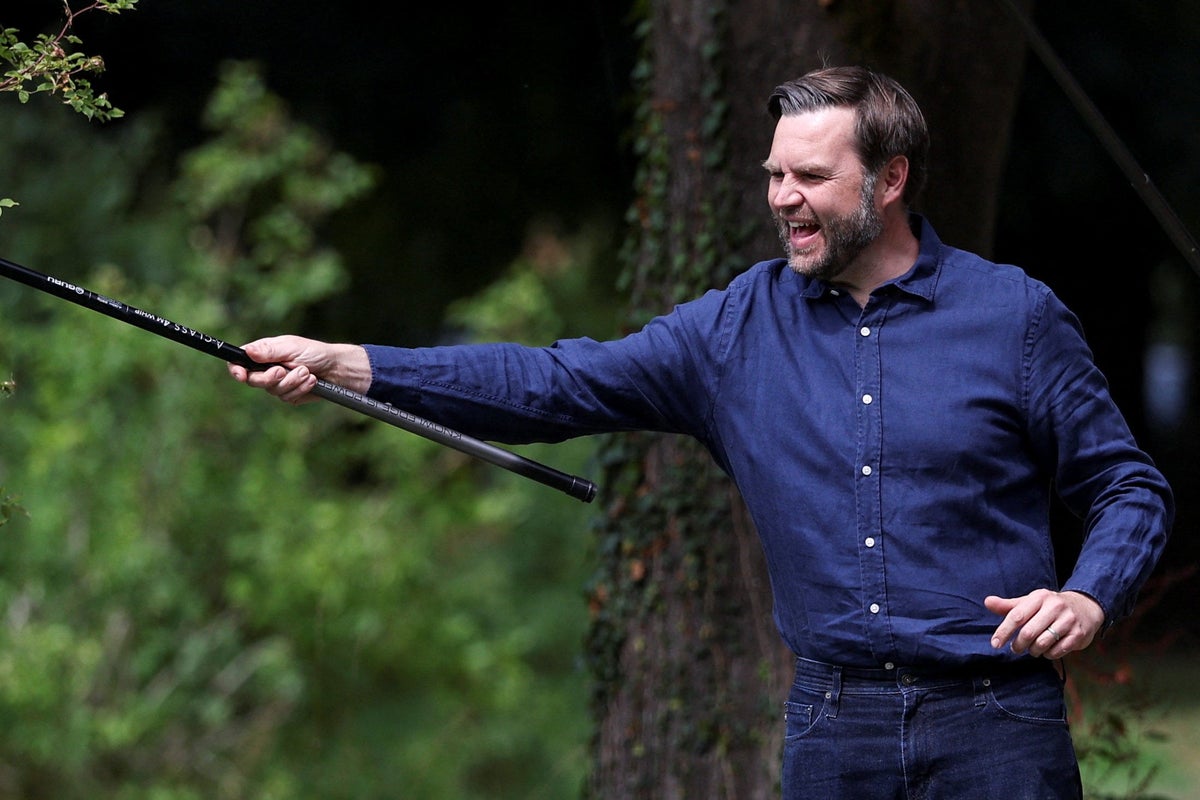 JD Vance to host Robert Jenrick at Cotswolds holiday home - but not Badenoch or Farage