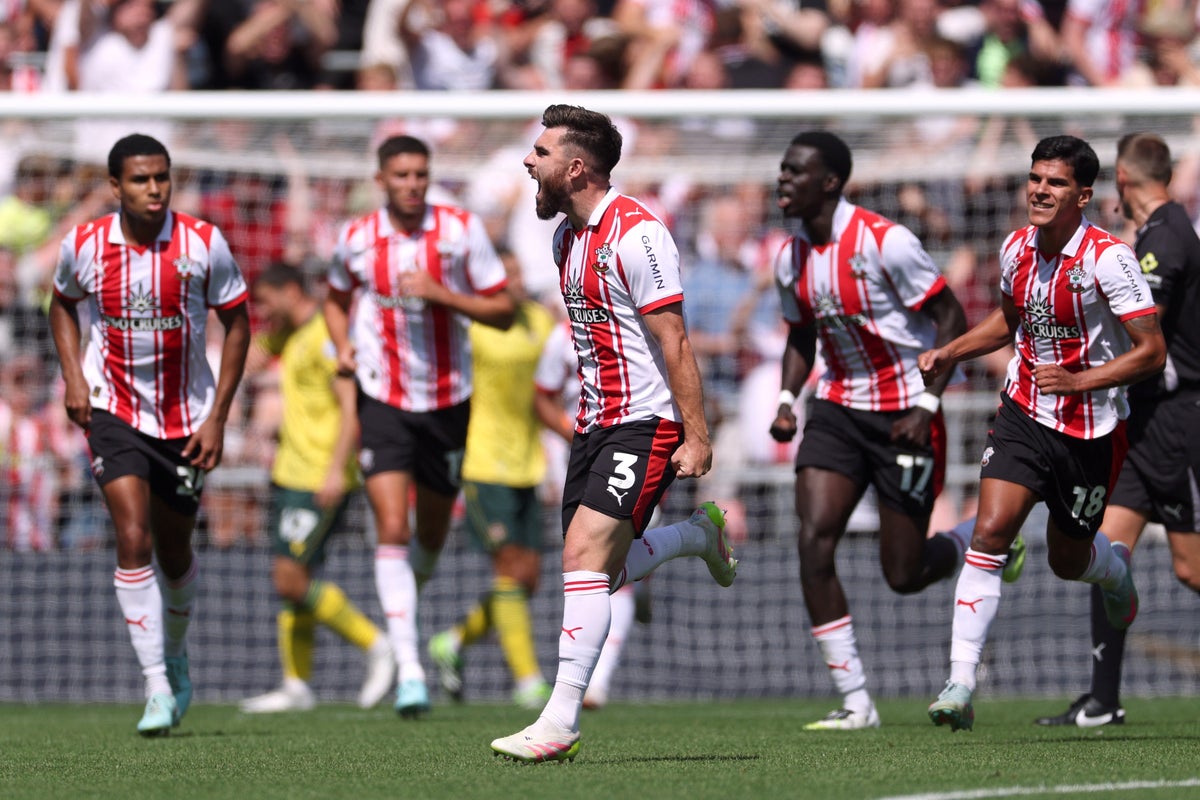 Southampton stun Wrexham on Championship return with dramatic late win