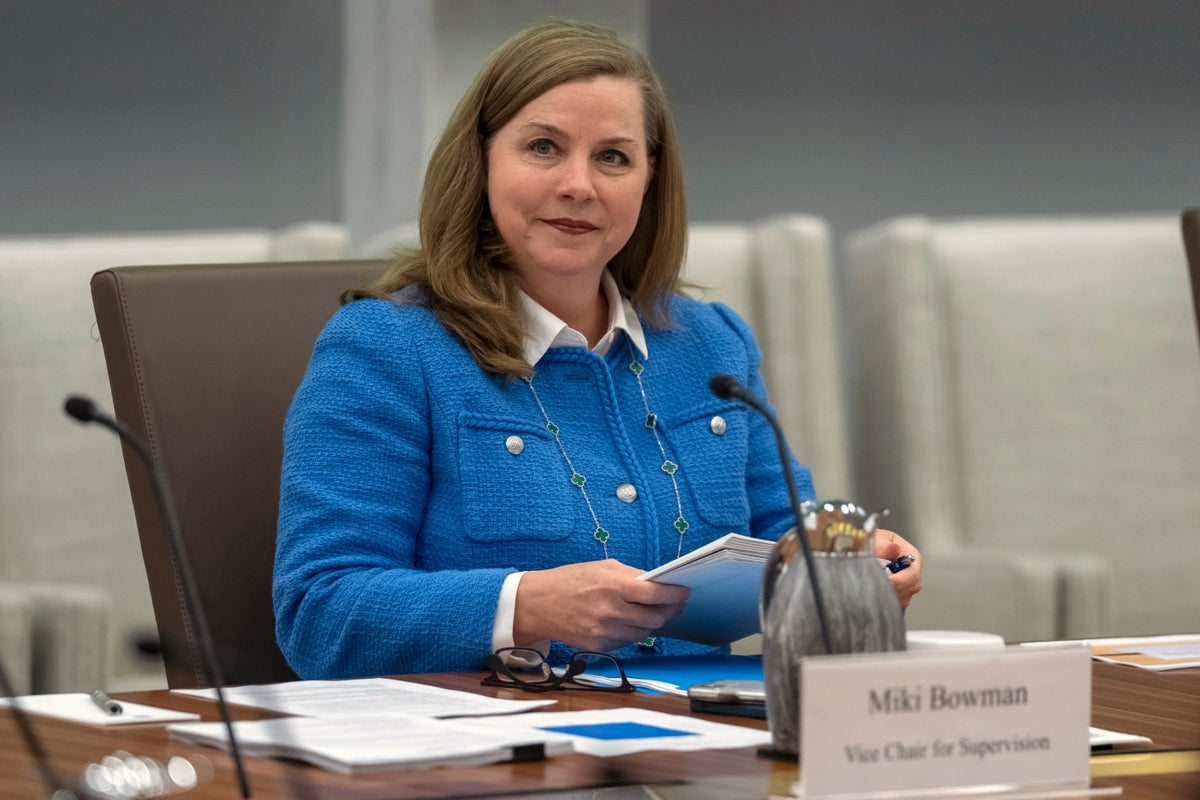A top Federal Reserve official says dour jobs data backs the case for 3 rate cuts