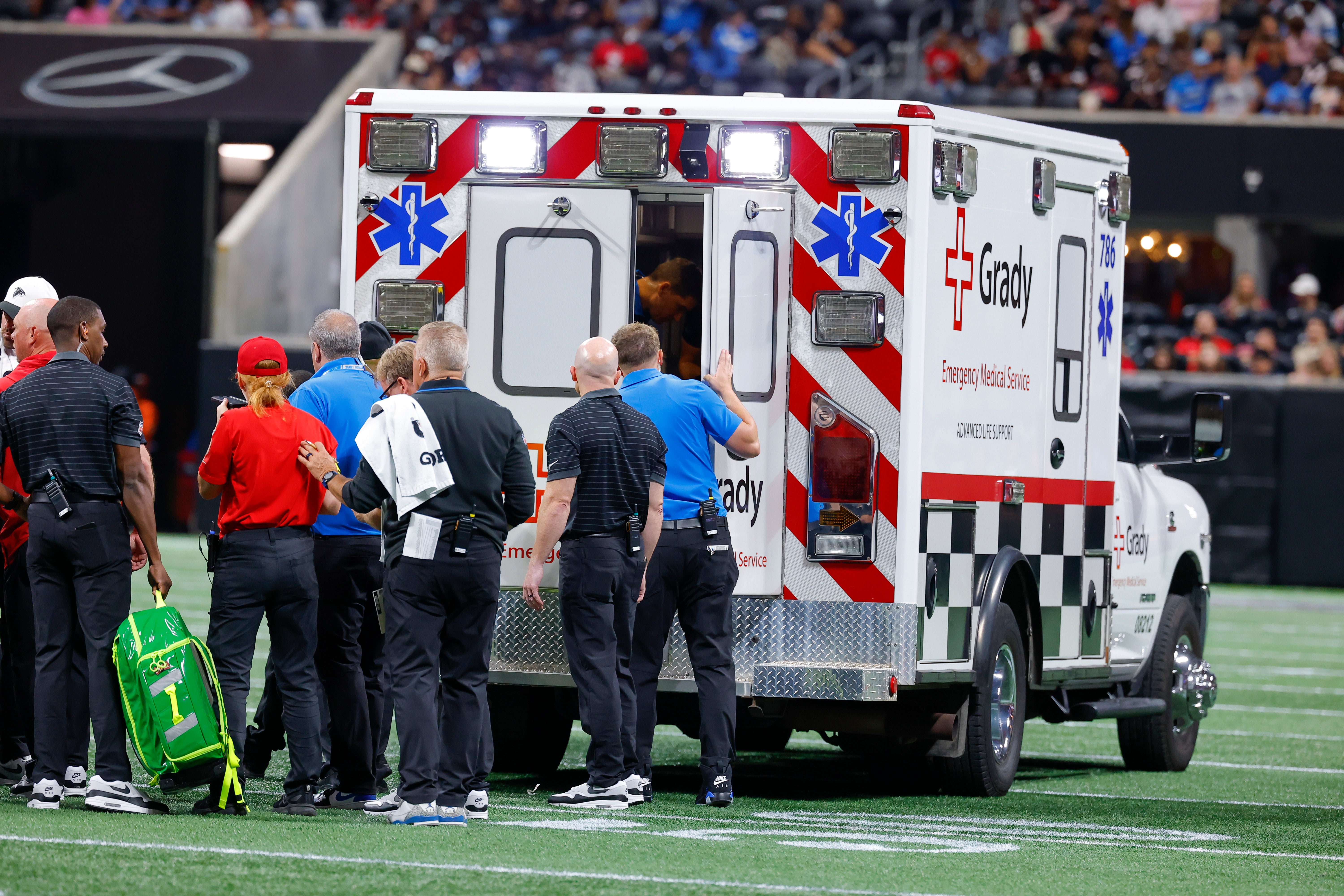 A ambulância estava em campo por cerca de 20 minutos antes de levar Norris ao hospital