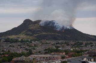 Firefighters join The Blaze in Landmark Hill in Edinburgh