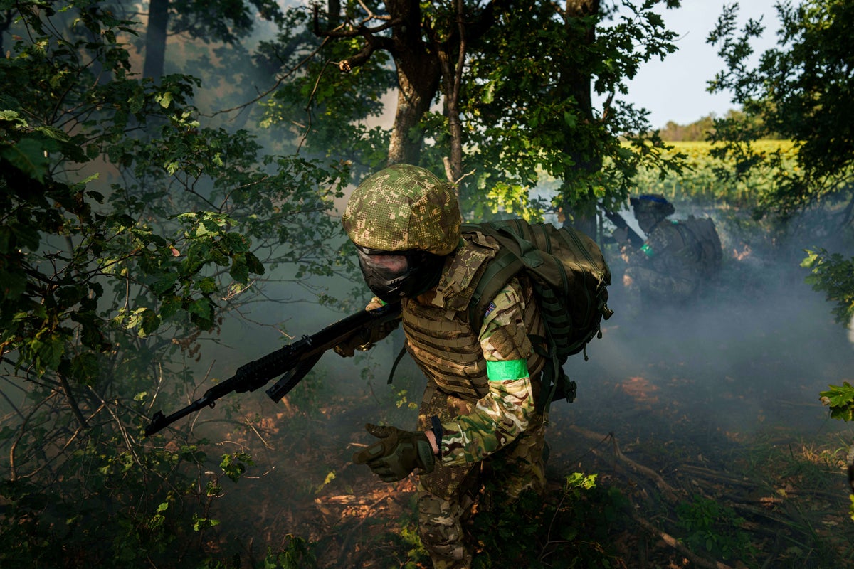 Ukraine’s soldiers ‘preparing for a long war’ as peace talks continue
