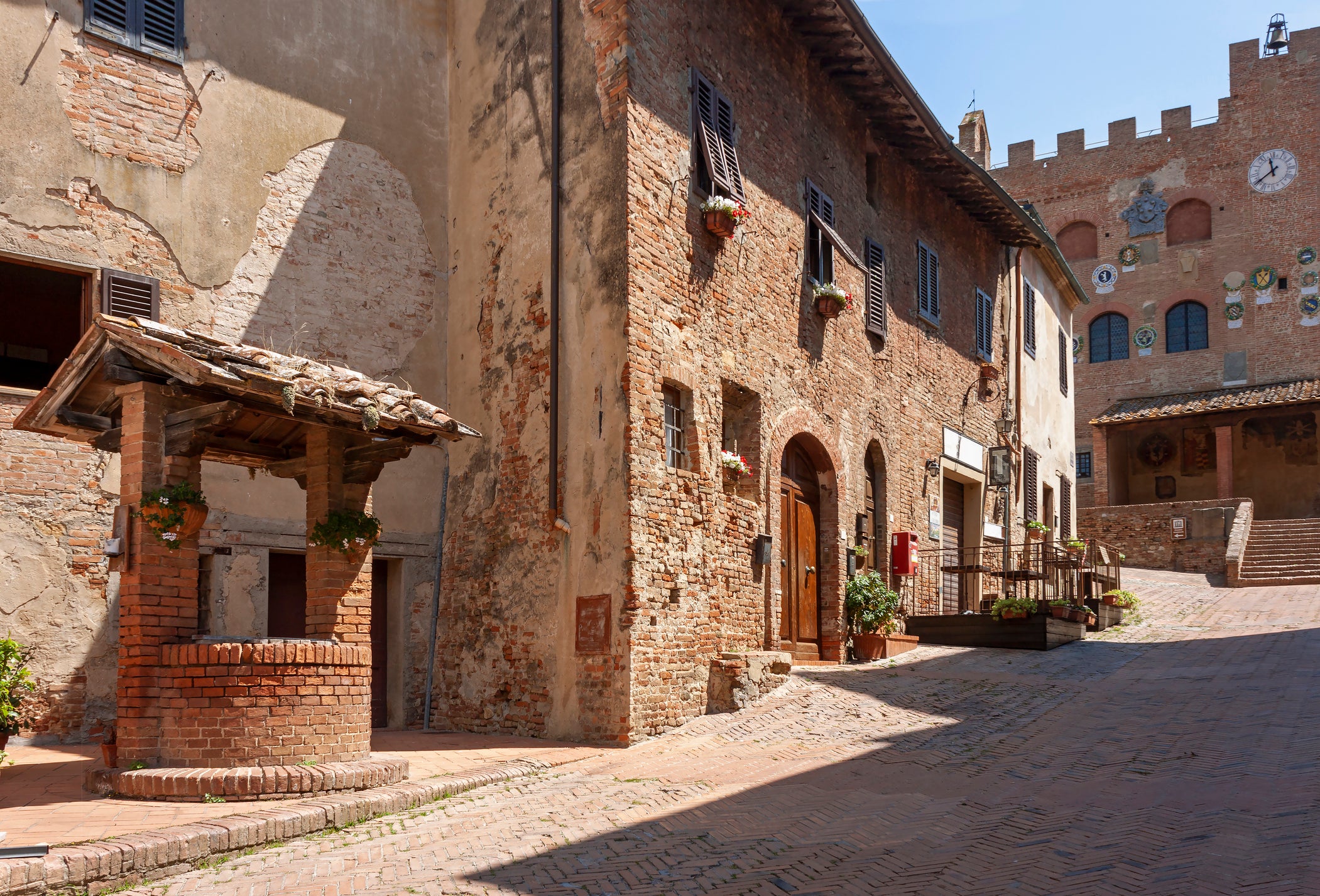 The narrow lanes speak to Certaldo Alto’s heyday as a medieval hilltop stronghold