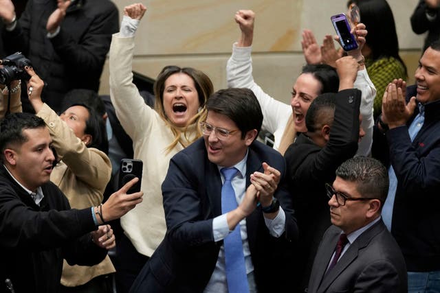 MIGUEL URIBE-DECESO