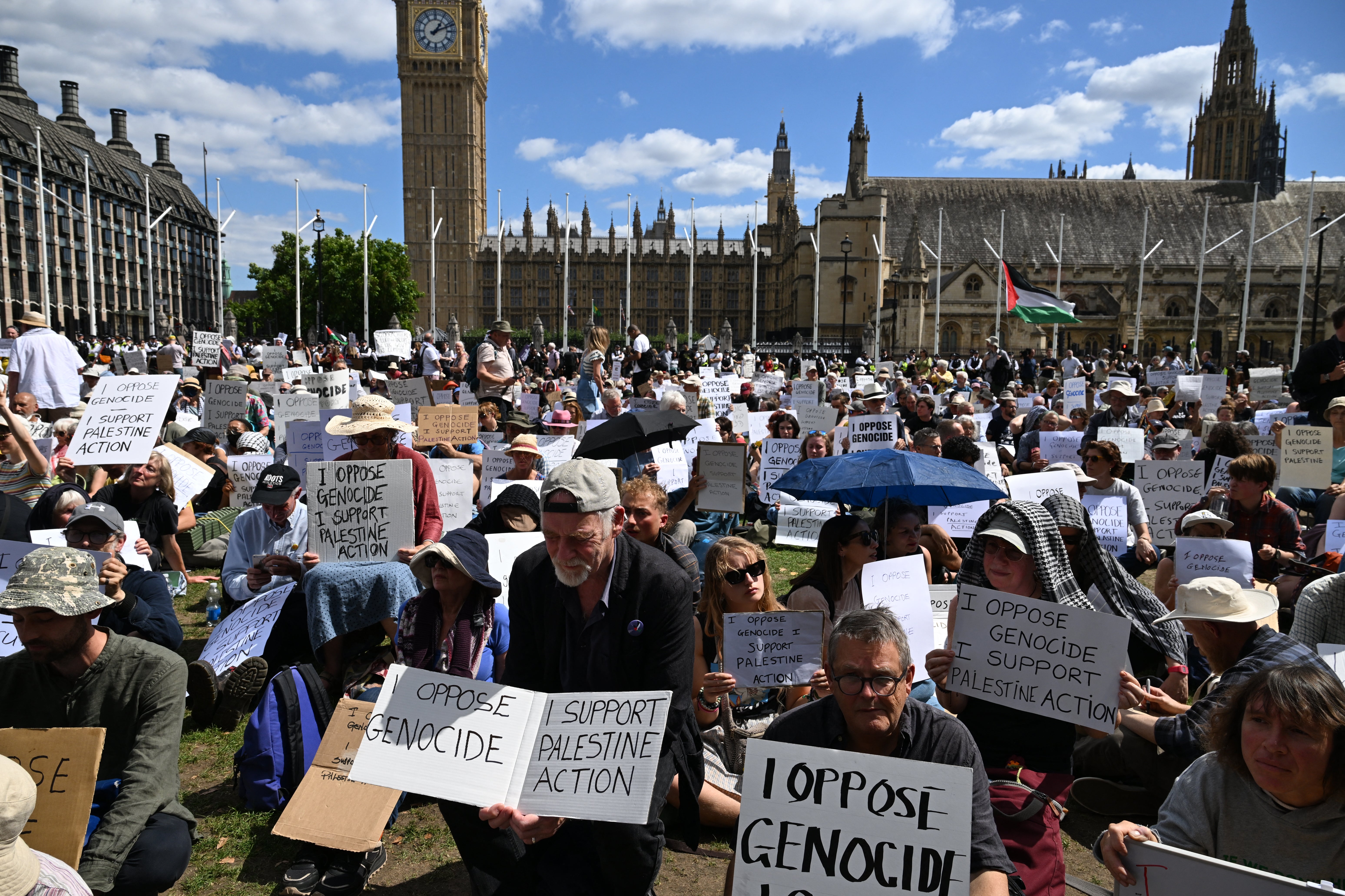 More than 500 people were arrested in the Parliament class to support Palestine's action.