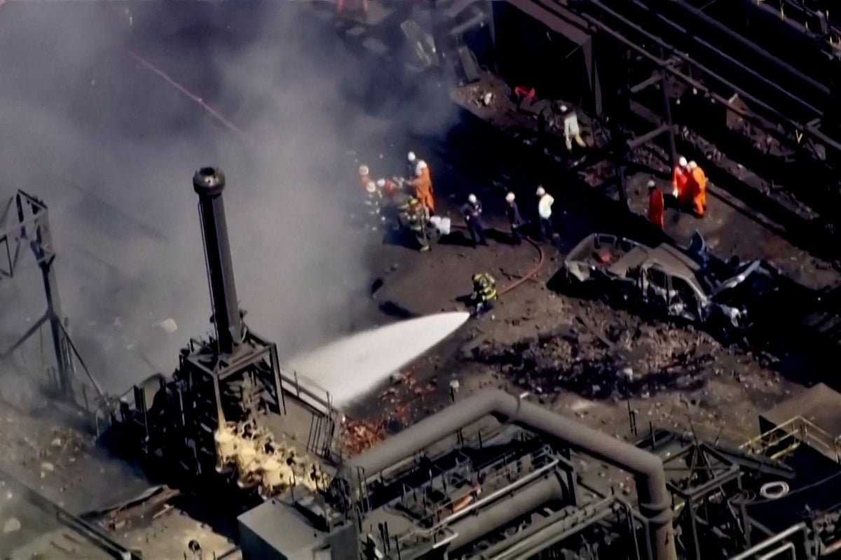 Explosion at steel plant in the US kills one and injures ‘dozens’