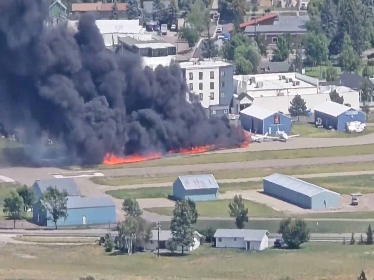 Small plane crashes in Montana, injuring two