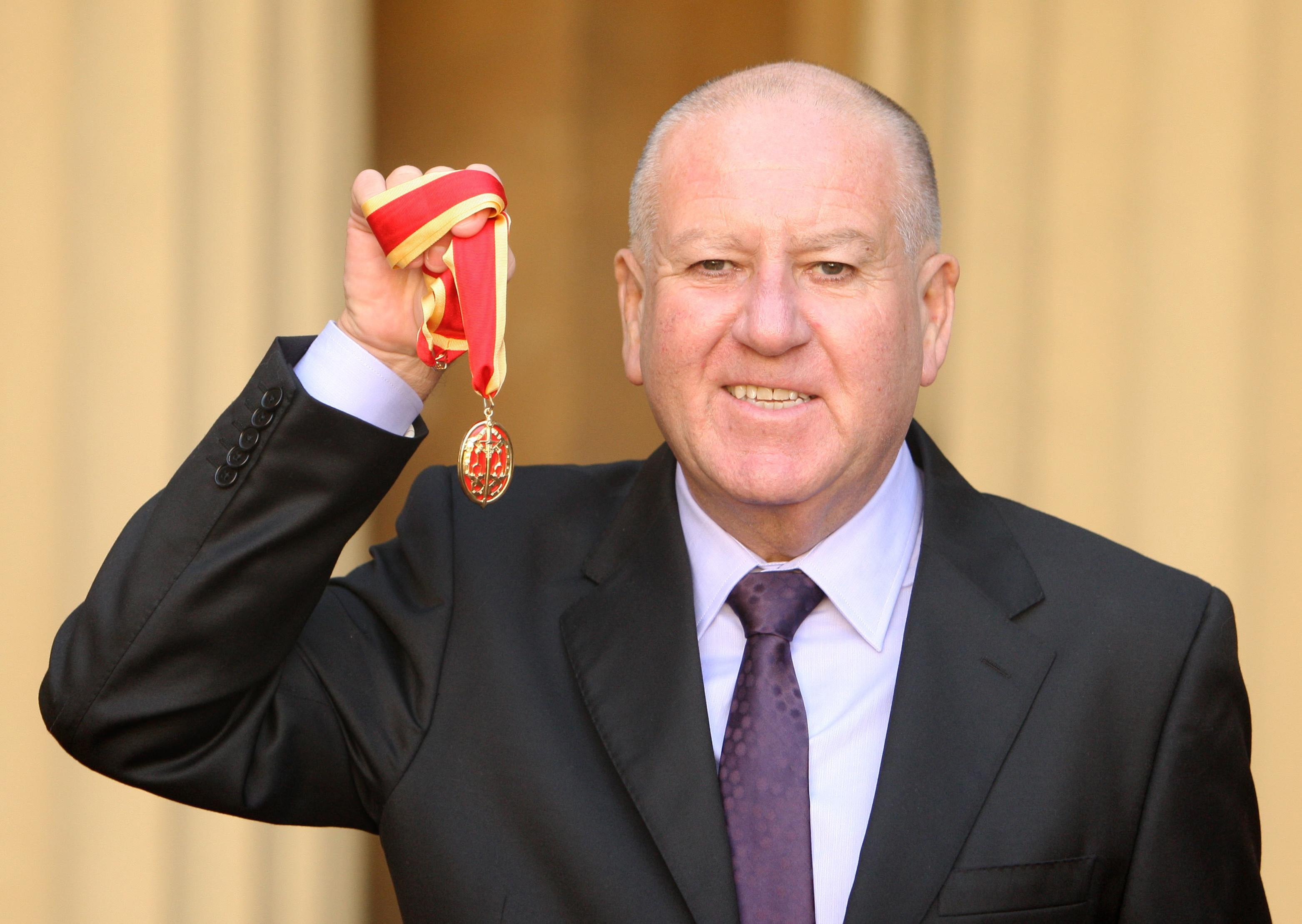 Sir BB Murray kritizoval radu za návrhy