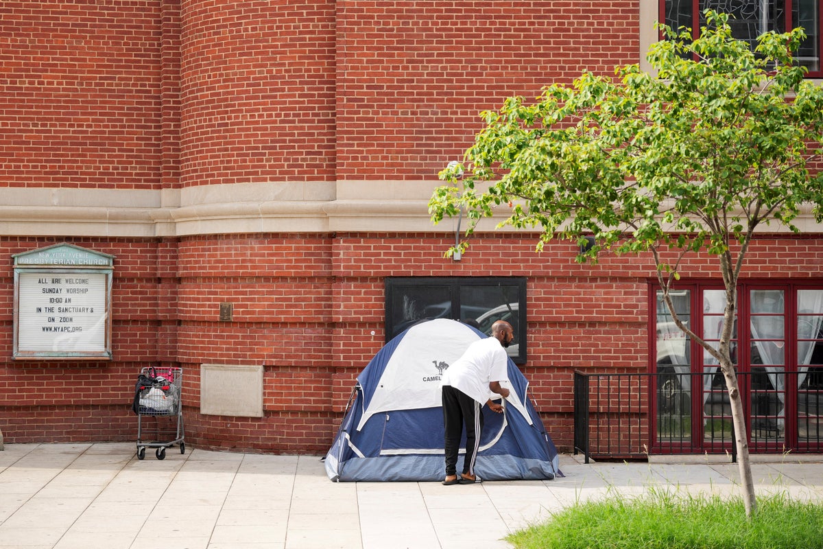 White House says homeless people in DC will be forced into shelters or put in jail. Advocates say ‘that should terrify everyone’