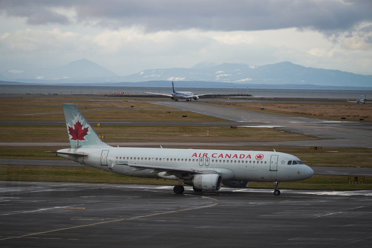 Air Canada to begin cancelling flights ahead of possible strike by flight attendants