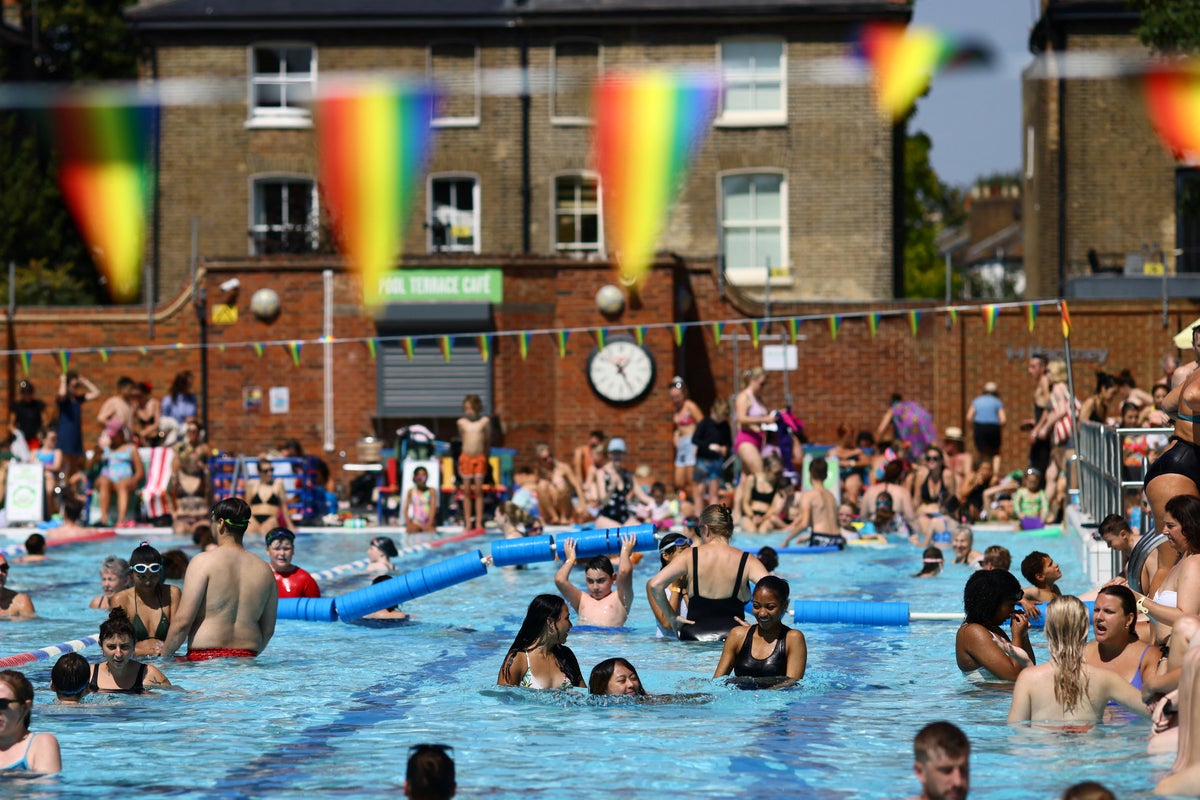 Met Office reveals when the heatwave will end