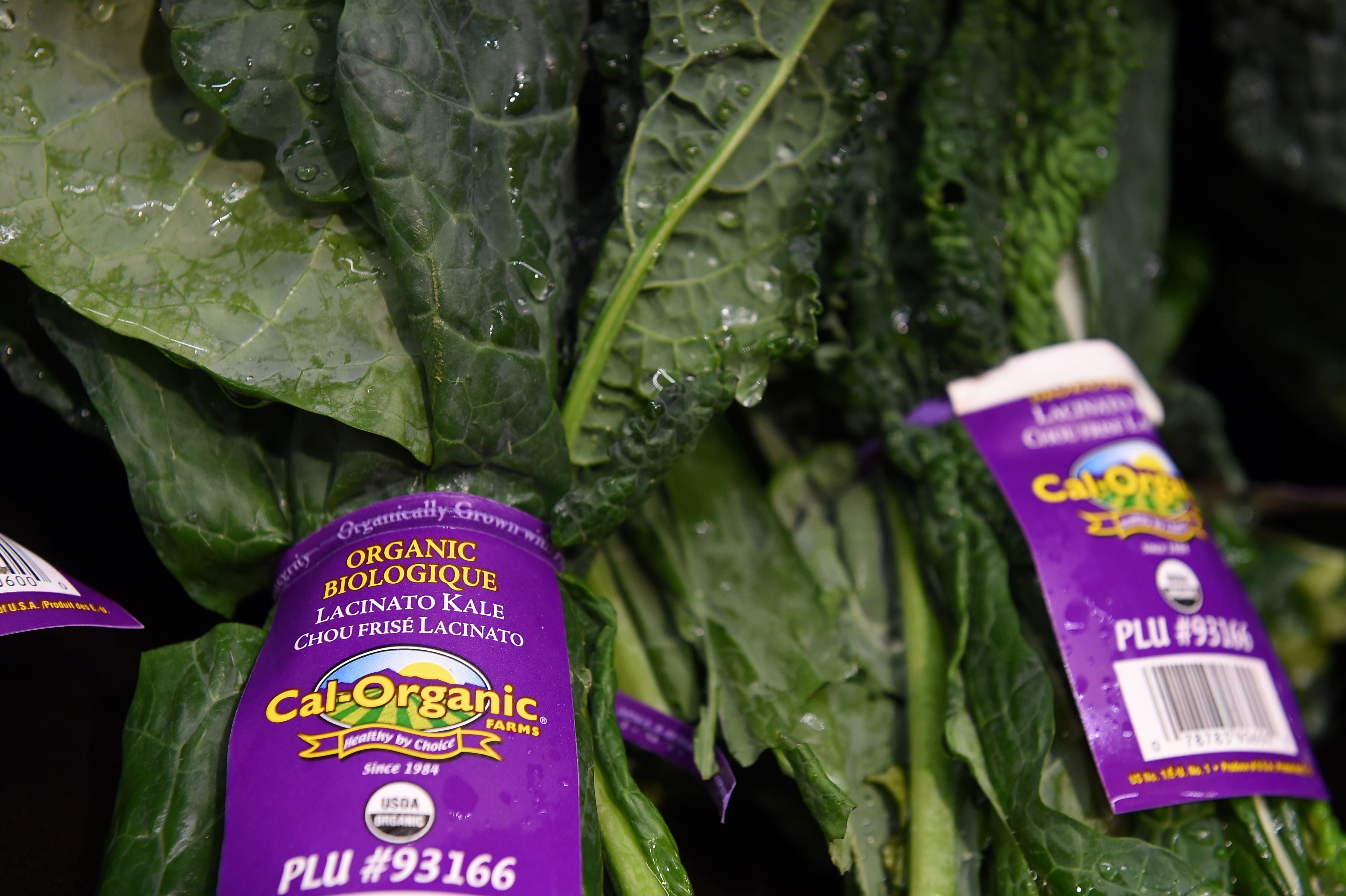 Kale and other leafy greens are also fiber-packed. They help good bacteria to grow in the gut