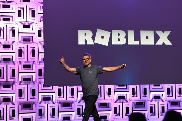 <p>David Baszucki, fundador y director ejecutivo de Roblox, enfrenta un creciente número de pedidos de dimisión tras el enfrentamiento de la empresa con los llamados vigilantes </p>