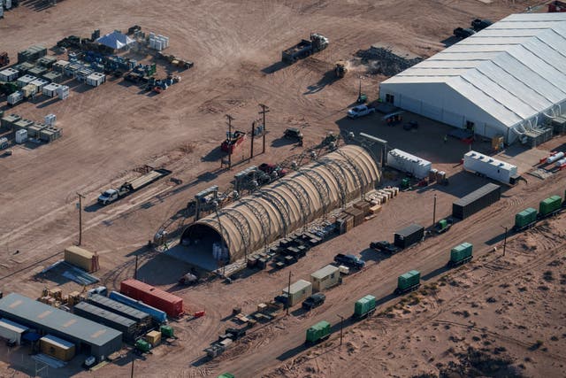 <p>Se prevé que el mayor centro de detención de inmigrantes de EE.UU., Fort Bliss, en Texas, acoja a unos 5.000 inmigrantes</p>