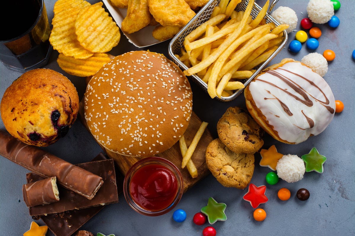 Children being ‘bombarded’ with ‘harmful’ fast food ads, charity warns