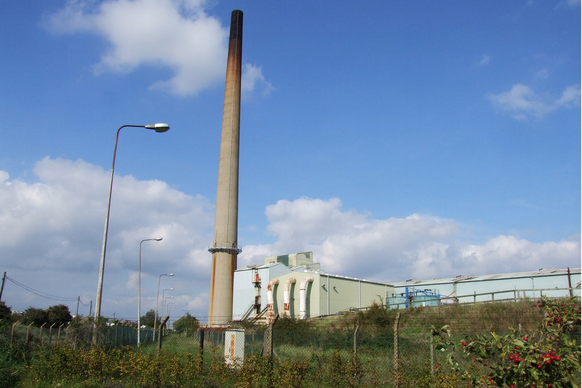 Housing project paused amid lead pollution fears