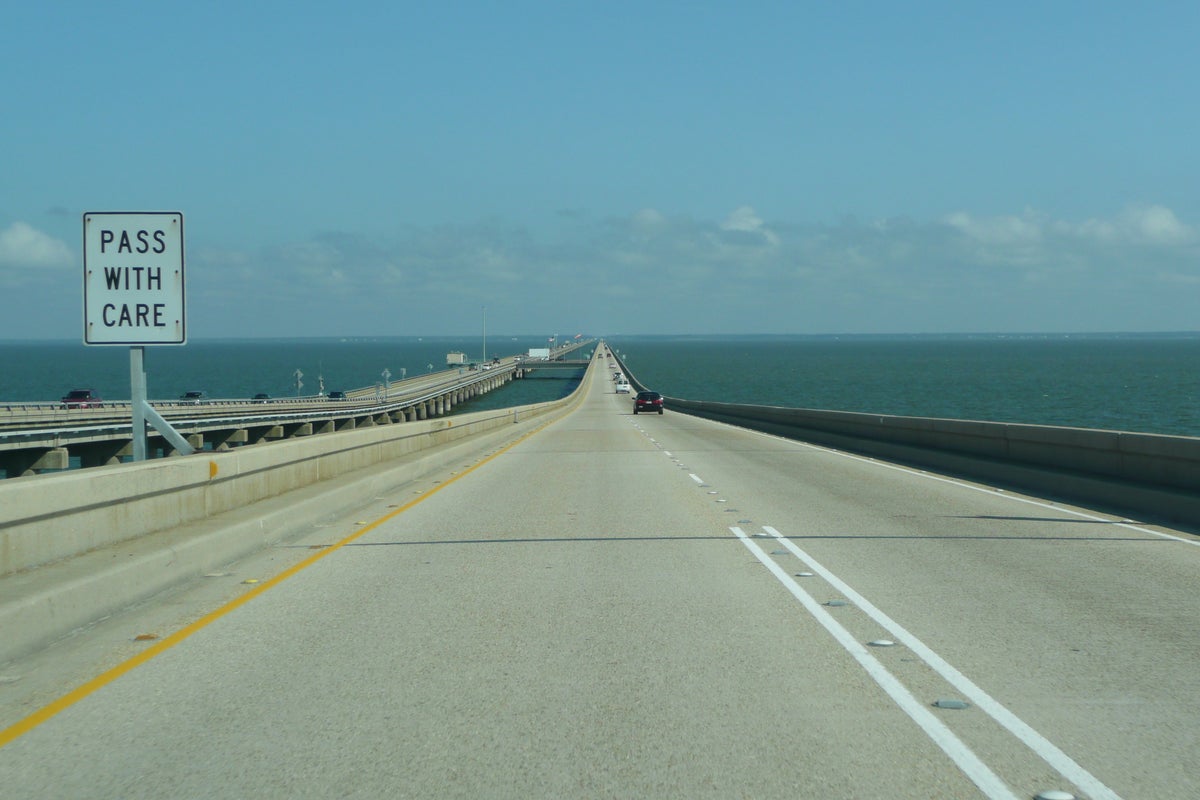 Hero fisherman pulls woman to safety after she jumped from Louisiana bridge