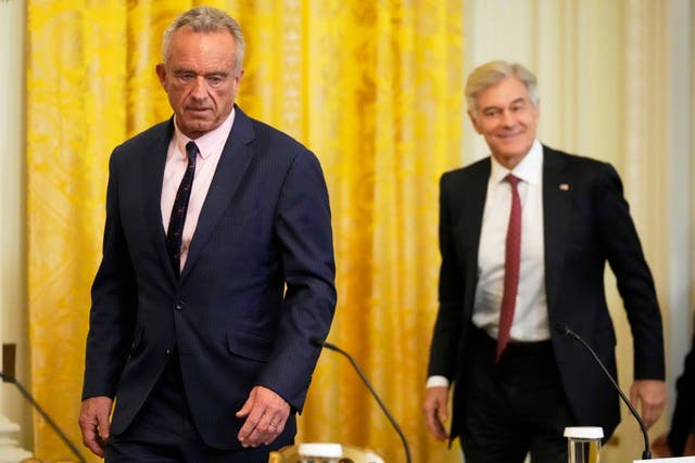 <p>HHS Secretary Robert F Kennedy Jr and Center for Medicaid Services director Mehmet Oz are temporarily blocked from sharing Medicaid data with ICE to target immigrants</p>