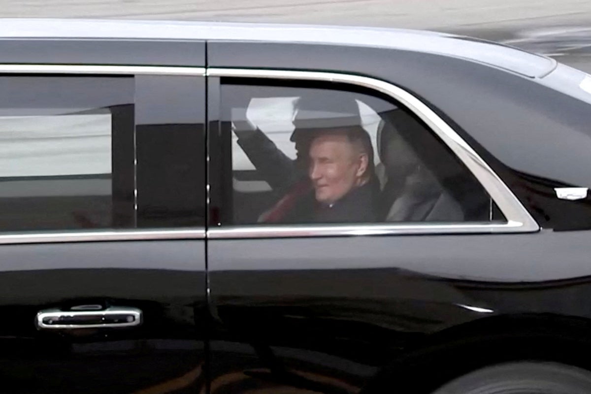 Does Putin speak English? Politicos and experts weigh in as world wonders what leaders said in backseat of Trump’s Beast Does Putin speak English? Politicos and experts weigh in as world wonders what leaders said in backseat of Trump’s Beast